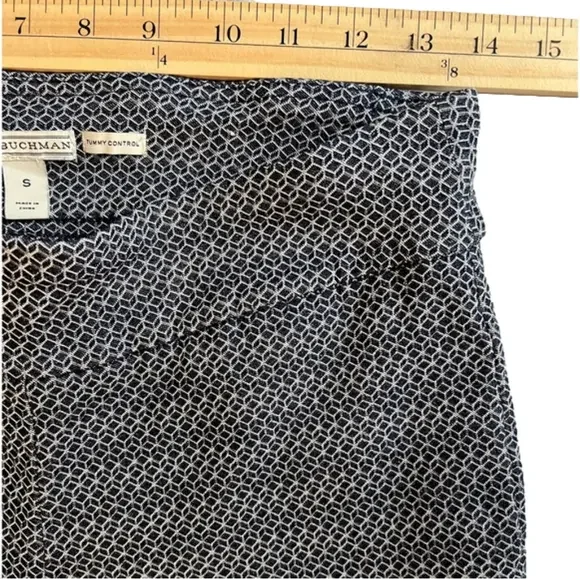 Dana Buchman Knit Tummy Control Pull On Ankle Dress Pants Geo Cubes Size S - Picture 5 of 12